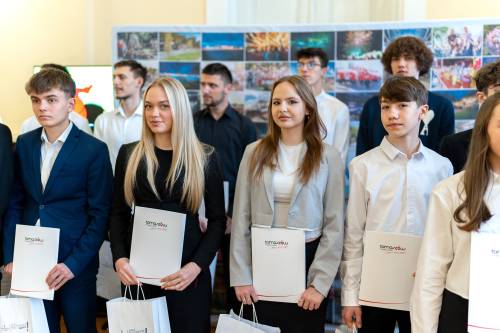 Zdjęcie grupowe uhonorowanych