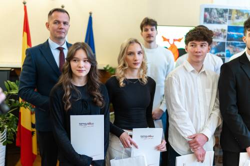 Zdjęcie grupowe uhonorowanych