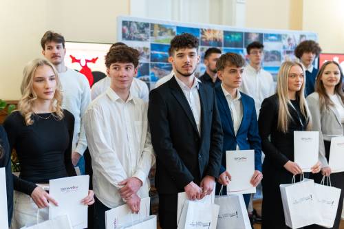 Zdjęcie grupowe uhonorowanych