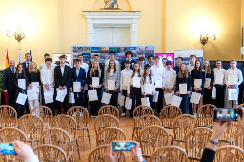 Zdjęcie grupowe uhonorowanych