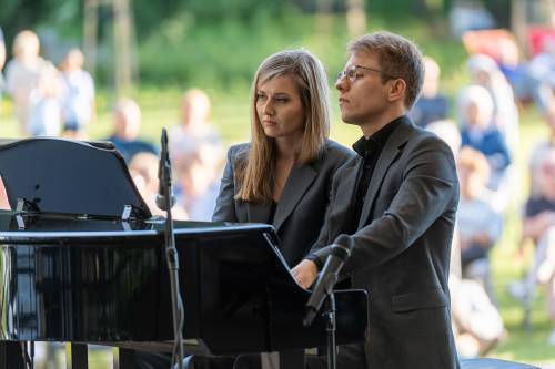 Na zdjęciu duet fortepianowy Aleami Piano Duo podczas niedzielnego koncertu