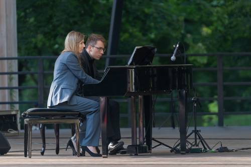 Na zdjęciu duet fortepianowy Aleami Piano Duo podczas niedzielnego koncertu